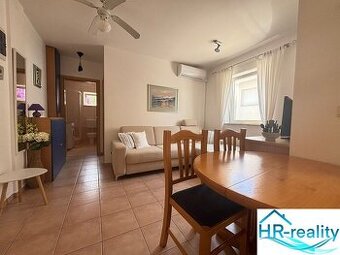 ☀NOVALJA (HR) - 2-izbový apartmán v 2.rade u mora