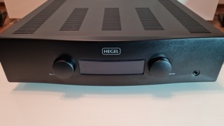 Predám zosilňovač a streamer Hegel H 190