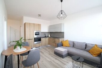MODERNÝ 2i BYT - 44M2 - KAZANSKÁ ul. - PARKOVANIE V GARÁŽI