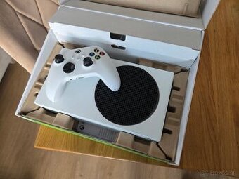 Xbox Series S 512 GB – v záruke, TOP stav, krabica