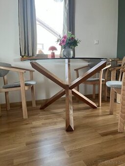 Jedálenský stôl AGERBY Ø119 sklo/prírodný dub