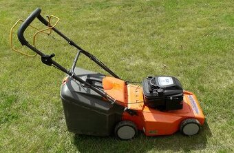 HUSQVARNA Royal 43 S - švédska kosačka.