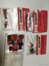Kontakty + / - plochej baterie 4,5V