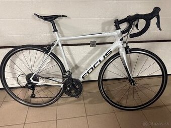 Karbonovy cestny bicykel FOCUS (L) Shimano Sora