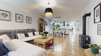 NOVO ZREKONŠTRUOVANÝ a zateplený, 5i(175m2) Rodinný dom
