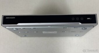 Hikvision DS-7632NI-I2/16P (32-kanálové NVR s PoE)