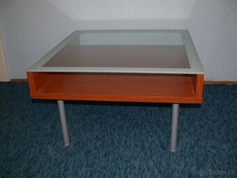 Stolík 75x75x40cm