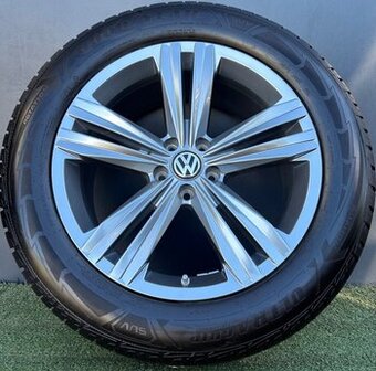 Zimní sada VW Touareg Sebring 255/55R19 99% vzorku
