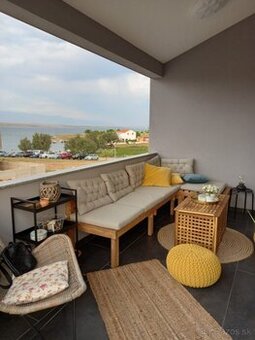 Chorvátsko,3 izbový apartmán+záhradka+parking 90 m od mora.