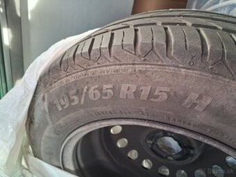 Predam plechove disky 4x100 s gumami 195/65R15