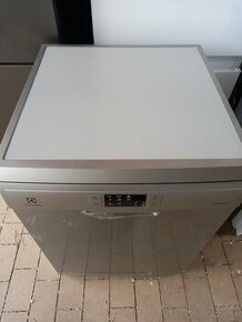 Umývačka riadu Electrolux ESF 9500 LOX