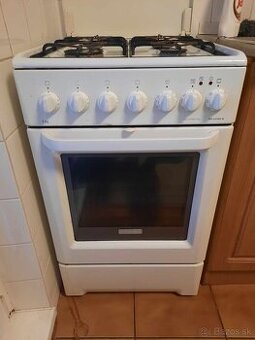 Predám Sporák Electrolux EKK 511501 W