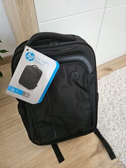 Predám nový, pevný HP ruksak na notebook 15,6"