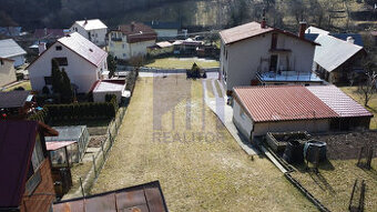 Ponúkame na predaj stavebný pozemok na rodinný dom, 520 m2