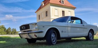 Ford Mustang Fastback