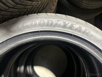Pneu 215/45 R18 Goodyear