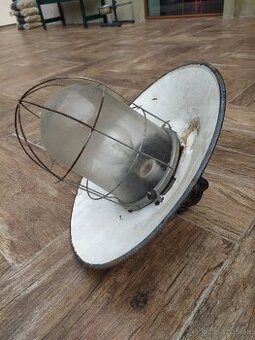 Industrialna lampa veľká