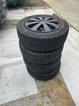 215/60 R16 Zimné pneumatiky + oceľové disky, puklice