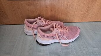 Dámske asics tenisky 39