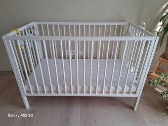 Drevena detska postielka