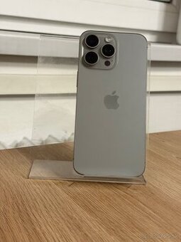 Dobrý Ponúkam na predaj iPhone 15 PRO MAX 256GB Natural
