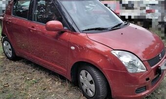 Suzuki SWIFT 1.3 2006 predám DVERE, MOTOR M13A, RIADENIE a i