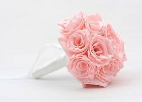 Svadobná saténová kytica z 15 ručne vyrobených ruží, nová