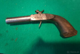 pištol z prvej polovice 19 storočia z rokov  1830-1848