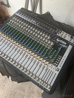 soundraft signature22