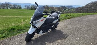 Yamaha xmax 250
