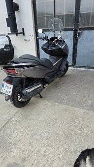 Predam Hondu Forzu 300 ABS