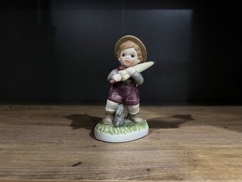 Retro keramická soška chlapec s dáždnikom