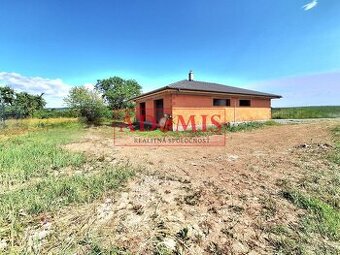 Predáme 5izbový tehlový bungalov 725m2 Ruskov, komora,tepelk