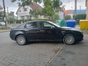Predám Alfa Romeo 159 1.9 jtdm 88kw.Na náhradné dliely.