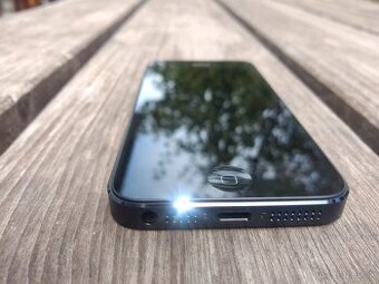 Apple iPhone 5