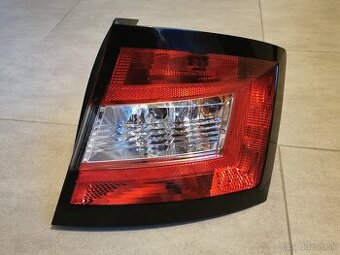 Predam zadne svetlo Skoda Fabia3hatsback