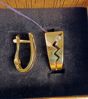 Zlate náušnice s výrezom 585