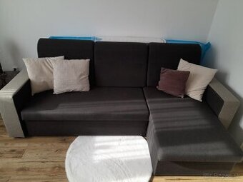 Rozkladací gauč s úložným priestorom