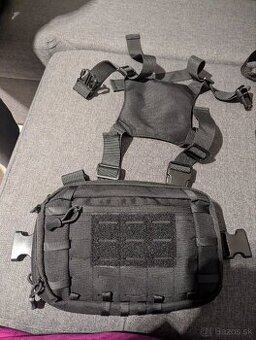 Takticka taska na hrud