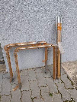 starozitny chromovy stolik