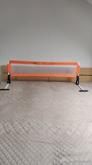 Detská postieľka a zábrana na posteľ pre deti