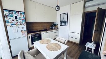 Moderný 1-izbový byt po kompletnej rekonštrukcii s balkónom,