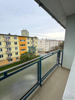 Predaj 3 izbový byt, 2x balkón, Vikárska ul., pôvodný stav