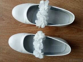 Biele topánočky (na 1. sväté prijímanie) 32