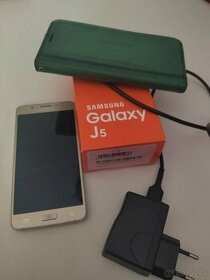 Mobilný telefón Samsung J5 2016 - 1