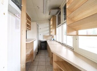 Investičná príležitosť  - stánok v CENTRE mesta NA PREDAJ - 