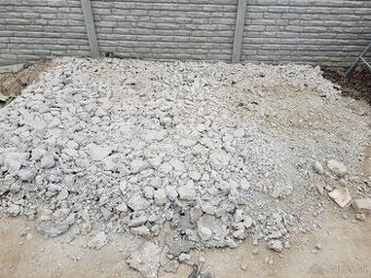 Darujem betónovú drť