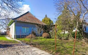 Na predaj pozemok so starším rodinným dom