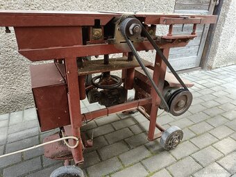 Hoblovací stôl (hoblovka / hoblovačka)