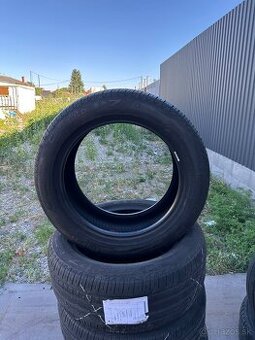 Dobrý deň, predám pneumatiky Značka: PIRELI Rozmer: 245/50 R